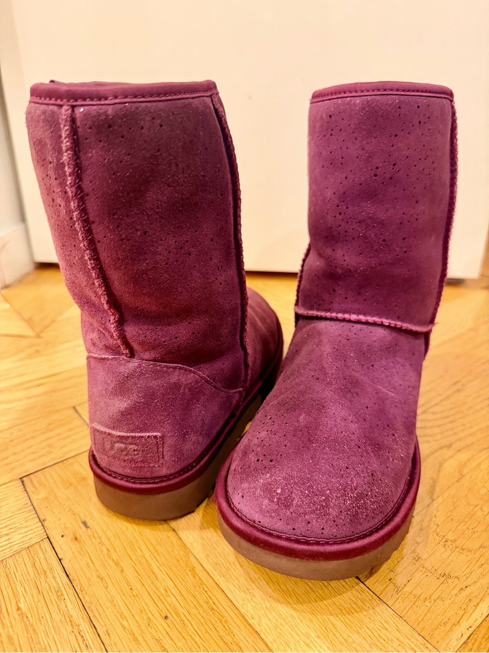 UGG Classic Short II Purple Sheepskin Suede Boots Size 7